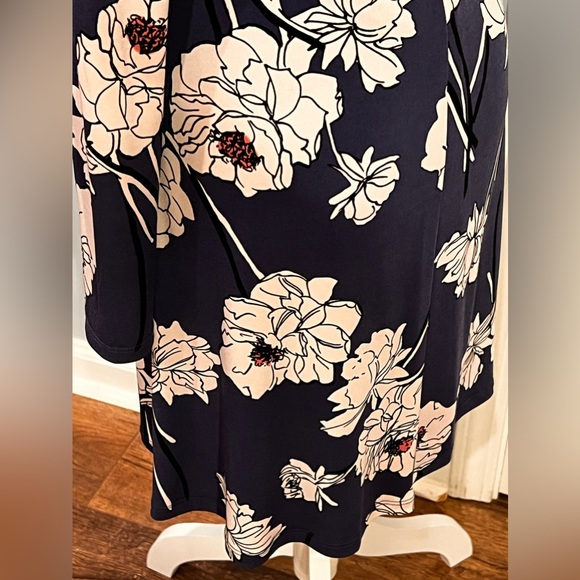 ๐ Ivanka Trump Floral Cut Out Shoulder Dress - Picture 12 of 15